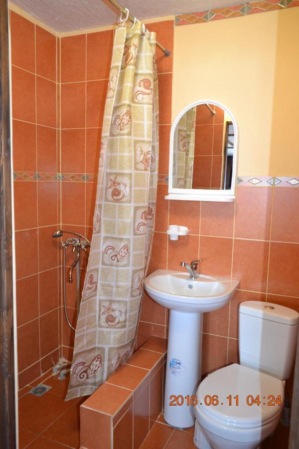 U Palycha Guest House Sukhumi Exterior photo