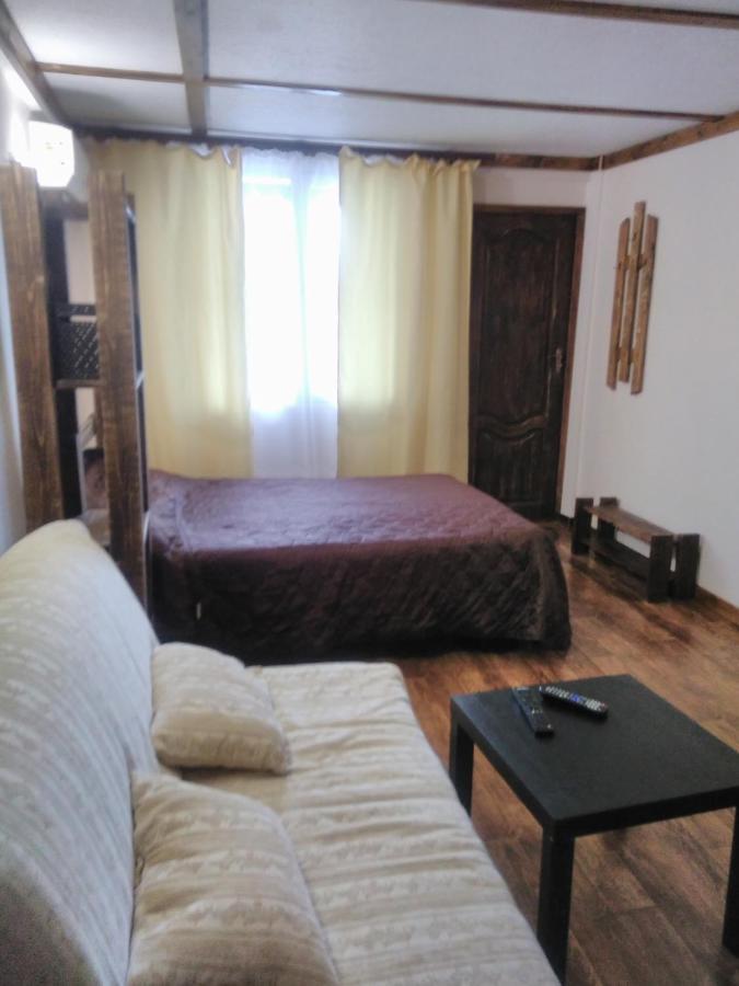 U Palycha Guest House Sukhumi Exterior photo