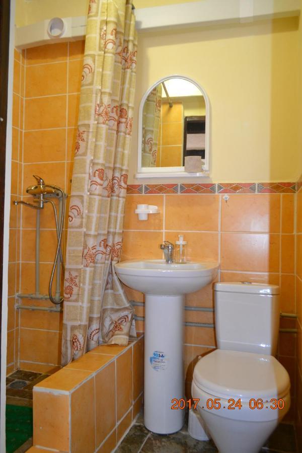 U Palycha Guest House Sukhumi Exterior photo