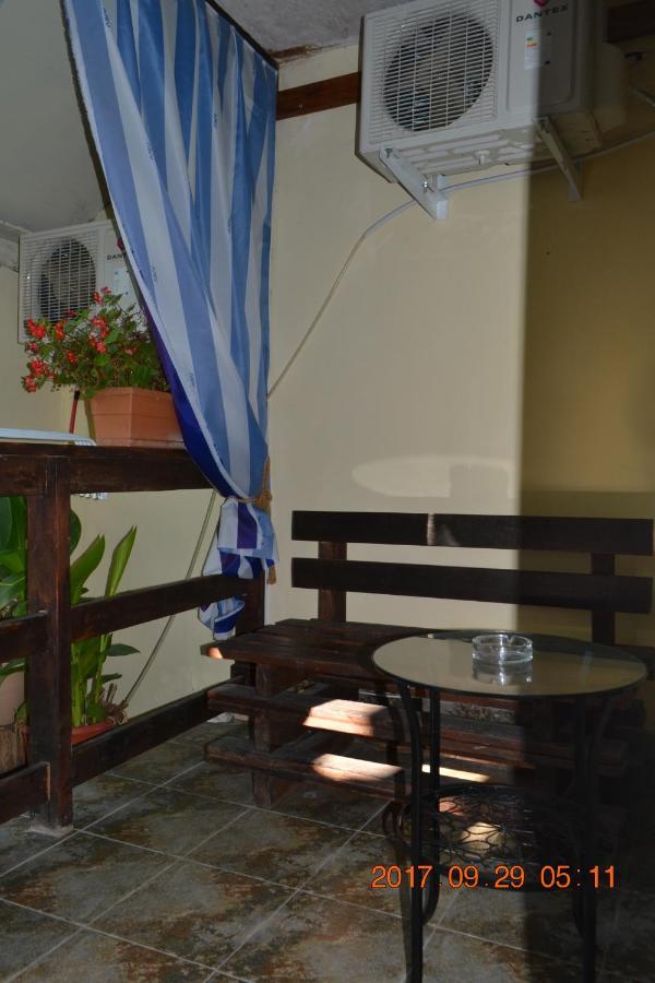 U Palycha Guest House Sukhumi Exterior photo